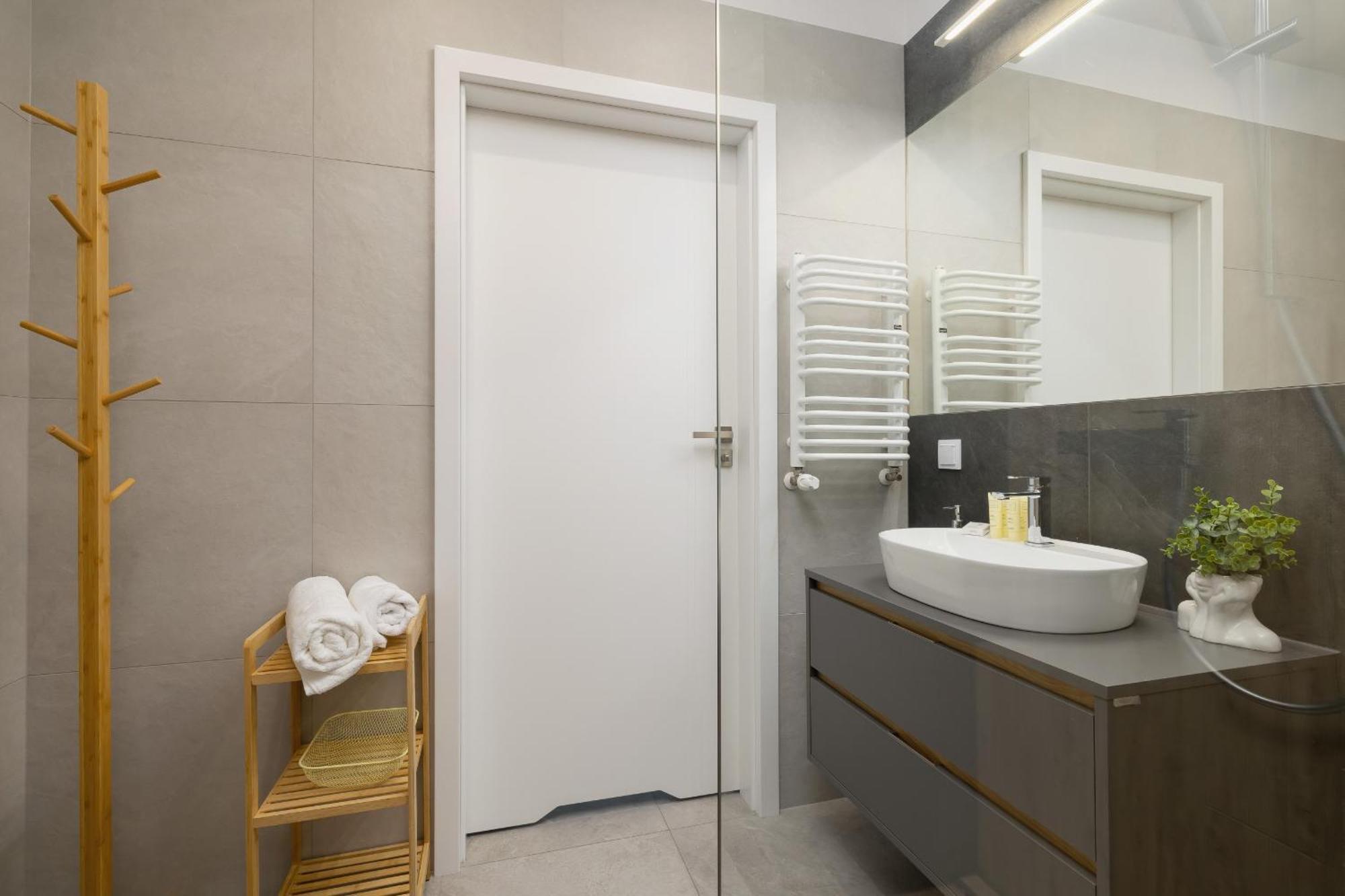 Stylowy Apartament Z Dwiema Sypialniami Balkonem I Parkingiem By Noclegi Renters Katowice Zewnętrze zdjęcie